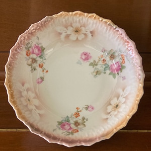 Vintage Bavaria Porcelain Serving Dish: Scalloped Floral Lusterware (ca.1920-1932)
