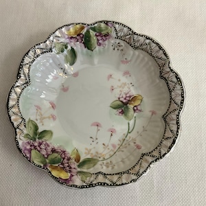 Hand painted porcelain bowl, probably made in Japan 1930s