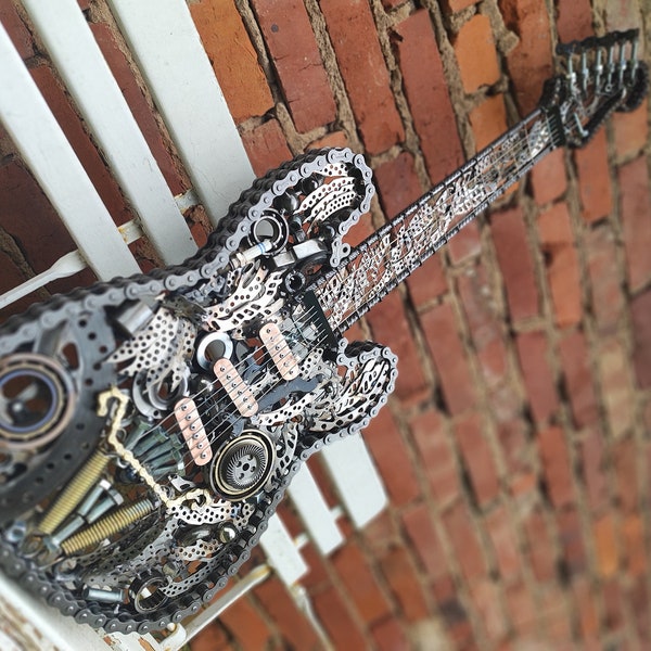 E Gitarre aus Metallschrott, upcycling