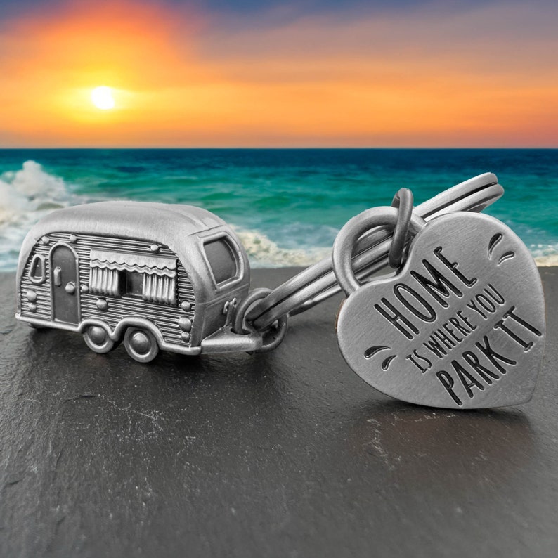 LANOLU Keychain Caravan Gift, Motorhome Gift for Camping and Campers, 3D Trailer Caravan Accessories Metal image 1