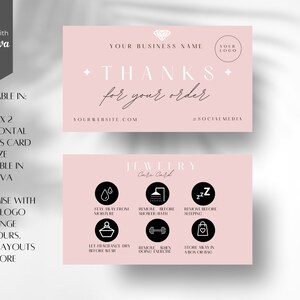 Puede incluir: Una tarjeta de agradecimiento rosa con un gr&aacute;fico de diamante y el texto "THANKS for your order". La tarjeta tambi&eacute;n incluye el texto "YOUR BUSINESS NAME", "YOUR WEBSITE.COM" y "#SOCIALMEDIA". La parte inferior de la tarjeta tiene un gr&aacute;fico en blanco y negro con el texto "JEWELRY Care Card" e instrucciones para el cuidado de las joyas.
