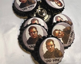 Sad Max eller Furiosa, Mad Max meme, postapokalyps ödemark punk pins, LÅGT LAGER