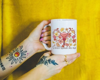 Caneca de café Dont Tread On Me Uterus | Caneca feminista | Presente feminista bonito | Presente de igualdade | Xícara de café | Decoração de casa de vidro