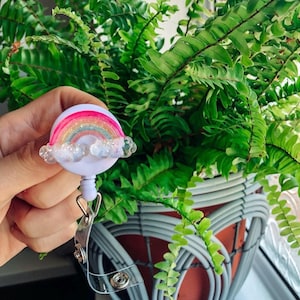 Niedliche bunte Regenbogen Mini Badge Reel Clip Kinder Krankenschwester Studenten Krankenschwester Krankenschwester