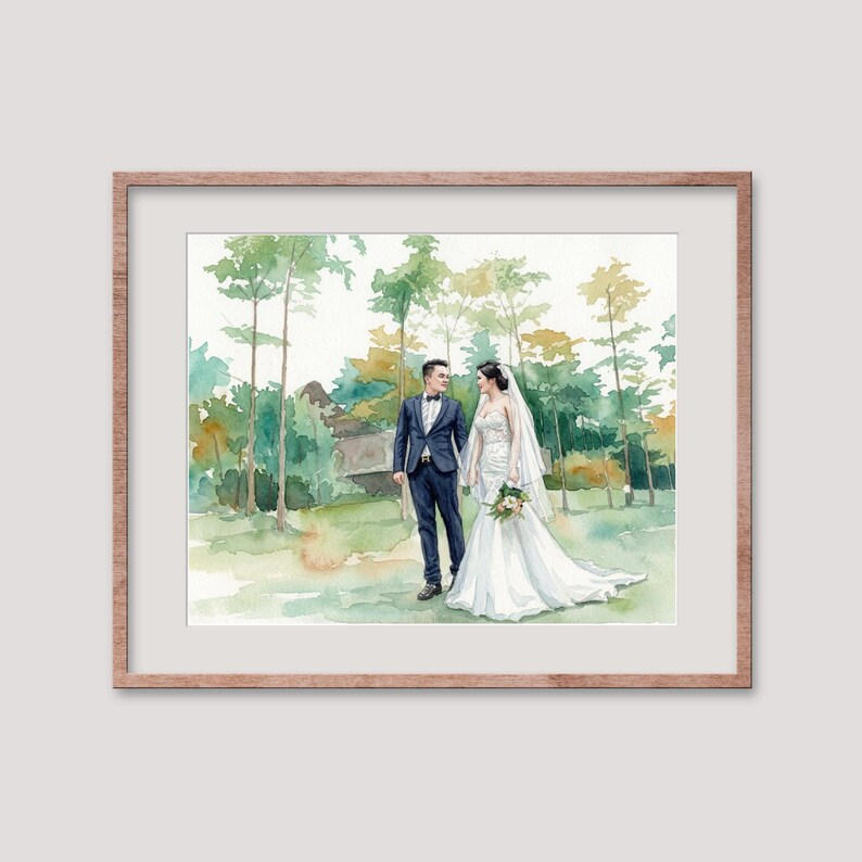 Puede incluir: Pintura a la acuarela de una pareja de reci&eacute;n casados en un entorno forestal. La novia lleva un vestido blanco y un velo, sosteniendo un ramo. El novio lleva un traje azul marino. La obra est&aacute; enmarcada en un marco de madera marr&oacute;n claro.