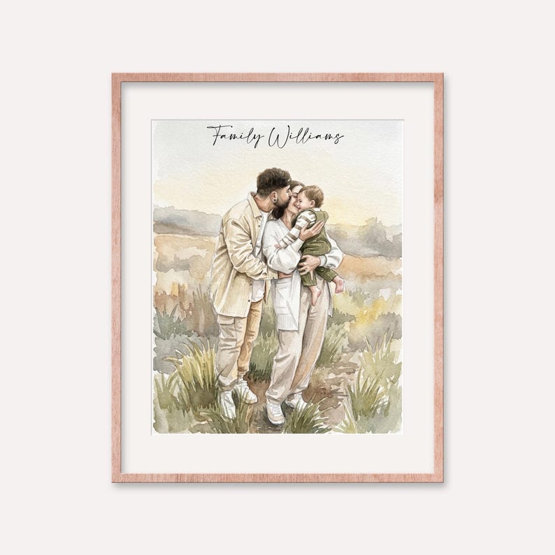 Puede incluir: Retrato en acuarela de una familia de tres en un marco de oro rosa. La familia se abraza en un campo de hierba alta. El texto "Family Williams" est&aacute; escrito en cursiva en la parte superior de la imagen.