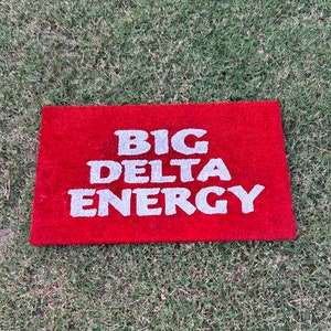 Big Delta Energy Doormat, Prezenty dla siostrzeństwa, Dekoracje dla siostrzeństwa, Prezent na parapetówkę, Delta Sigma Theta, Niestandardowa wycieraczka, Niestandardowy wystrój, Ręcznie robione