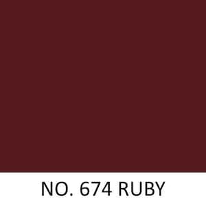 Op de afbeelding: Een effen kleurstaal in een diepe rode tint met het label "NO. 674 RUBY".