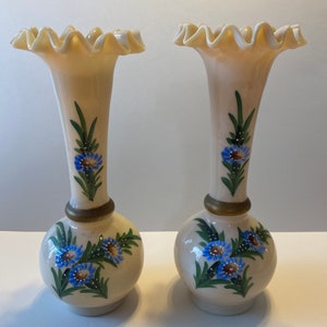 Antieke Bristol Glas Taupe Bruin Handgeblazen Gekrompen Rand Handgeschilderde Vazen - Set van 2
