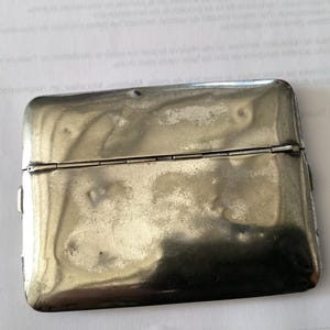1920s Engine turned button automatic flip top cigarette case image 2