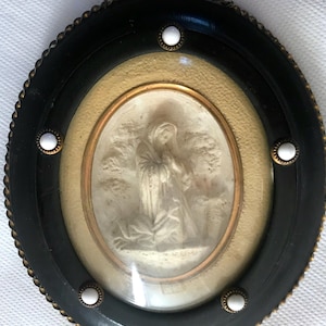 Napoleon 111 meerschaum madonna montaigu convex glass wood plaque 19thc