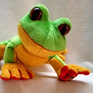 Ganz Webkinz Tree Frog HM109 long retired green yellow red | Etsy