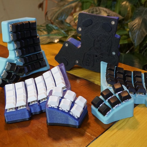 Bluetooth Dactyl - made to order - hotswap - any color! (2-3 day production time)