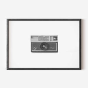 Vintage Film Camera Wall Art – Retro Black and White Photo Print, Monochrome Industrial Decor, Printable Digital Download