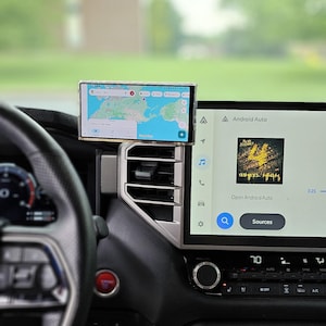 3D-Printed Phone Mount For 2022+ Toyota Tundra Compatible with MagSafe