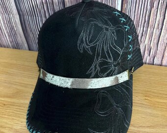 Suede Trucker Hat: Black Bow Design, Leather Band