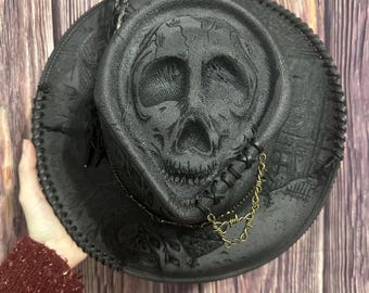 Gray Skull crown | Rancher hat | Freehand Burned Snake, Spooky house, Skull design |  Size Lg
