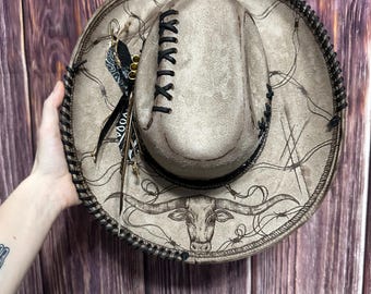 Light Toupe Cowboy/Cowgirl Hat: Size Adult Small, Freehand Burned Longhorn/Bobwire Design.