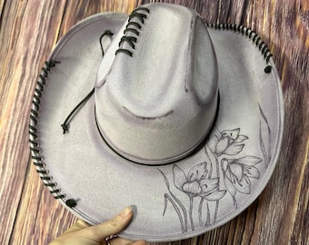 Light Purple Cowgirl Hat: Freehand Floral Design, Size Large