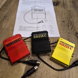 Émulateur de lecteur de disquettes pour Commodore 64 SD2IEC et Epyx Fastload. Compatible avec Commodore 16, 128, VIC20, SX64 et 64 Plus 4.