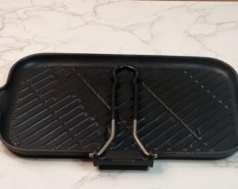 Le Creuset Black Cast Iron Grill Pan Embossed Cow, Spout and Folding Black Handle