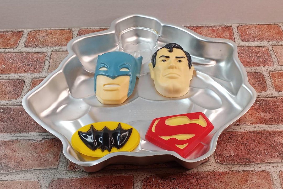 Wilton 1977 Super Hero batman, Superman Cake Pan Set 502-1212 Cake Pan ...
