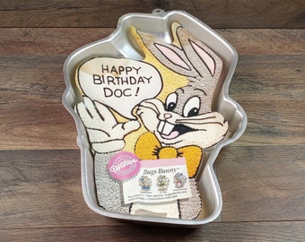 Wilton Vintage Bugs Bunny Happy Birthday Doc! Cake Pan #2105-8253