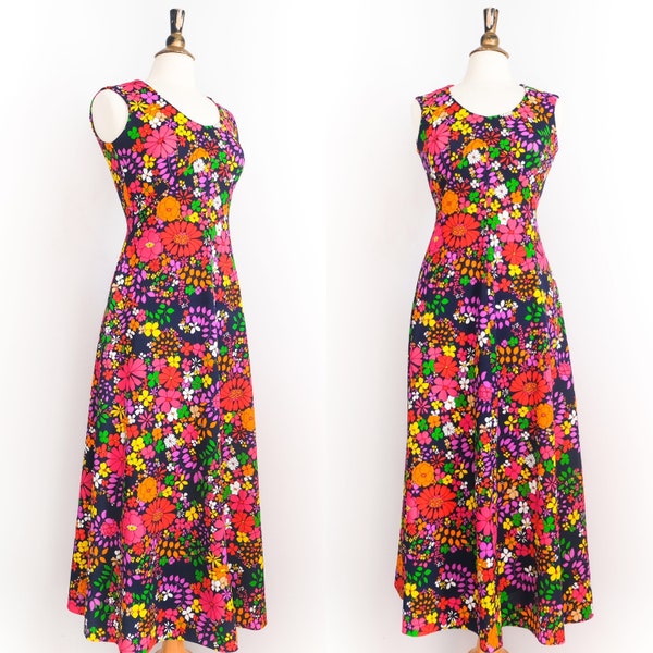 1970s Groovy Vibrant Floral Mod Maxi Dress • XS/S