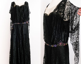 Antico abito stile flapper in pizzo nero degli anni '20 con cintura annodata con perline • S