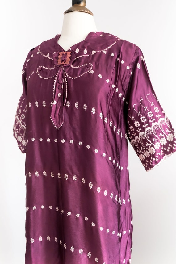 Antique 1920’s Embroidered Satin Tunic Dress • M/L - image 5