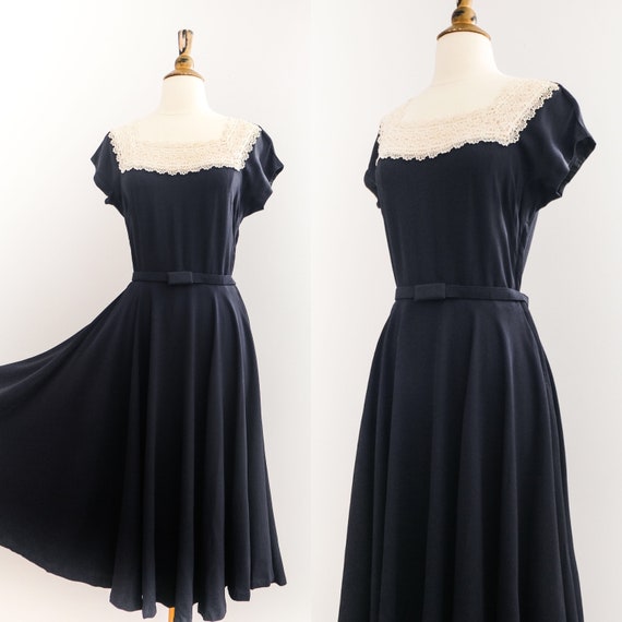 Vintage Late 1940’s/Early 1950’s Navy Crepe and L… - image 1