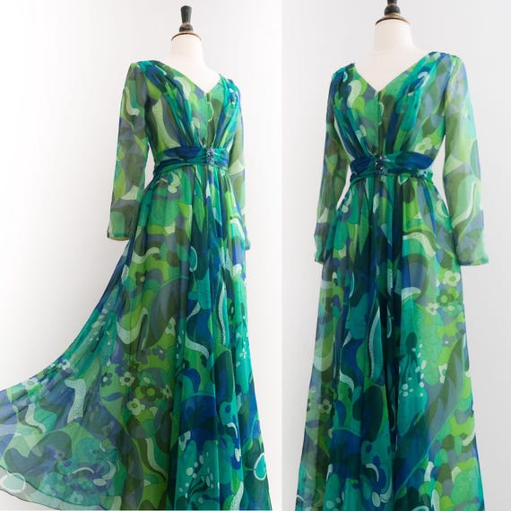 green groovy dress QOS Green Groovy Shamrock Short Sleeve Knit Dress main image 1