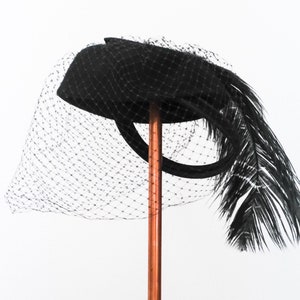 1930’s/40’s Tilt Hat Fascinator with Veil and Feather