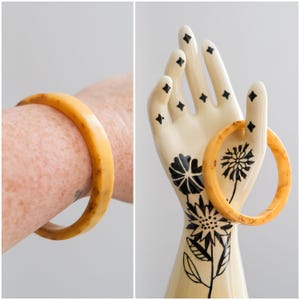 Vintage Butterscotch Bakelite Marbled Bangle