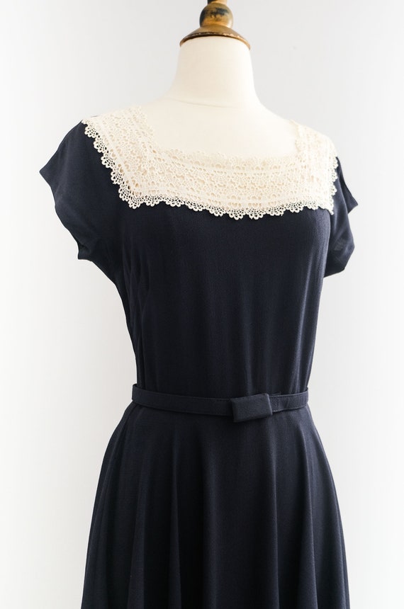 Vintage Late 1940’s/Early 1950’s Navy Crepe and L… - image 5