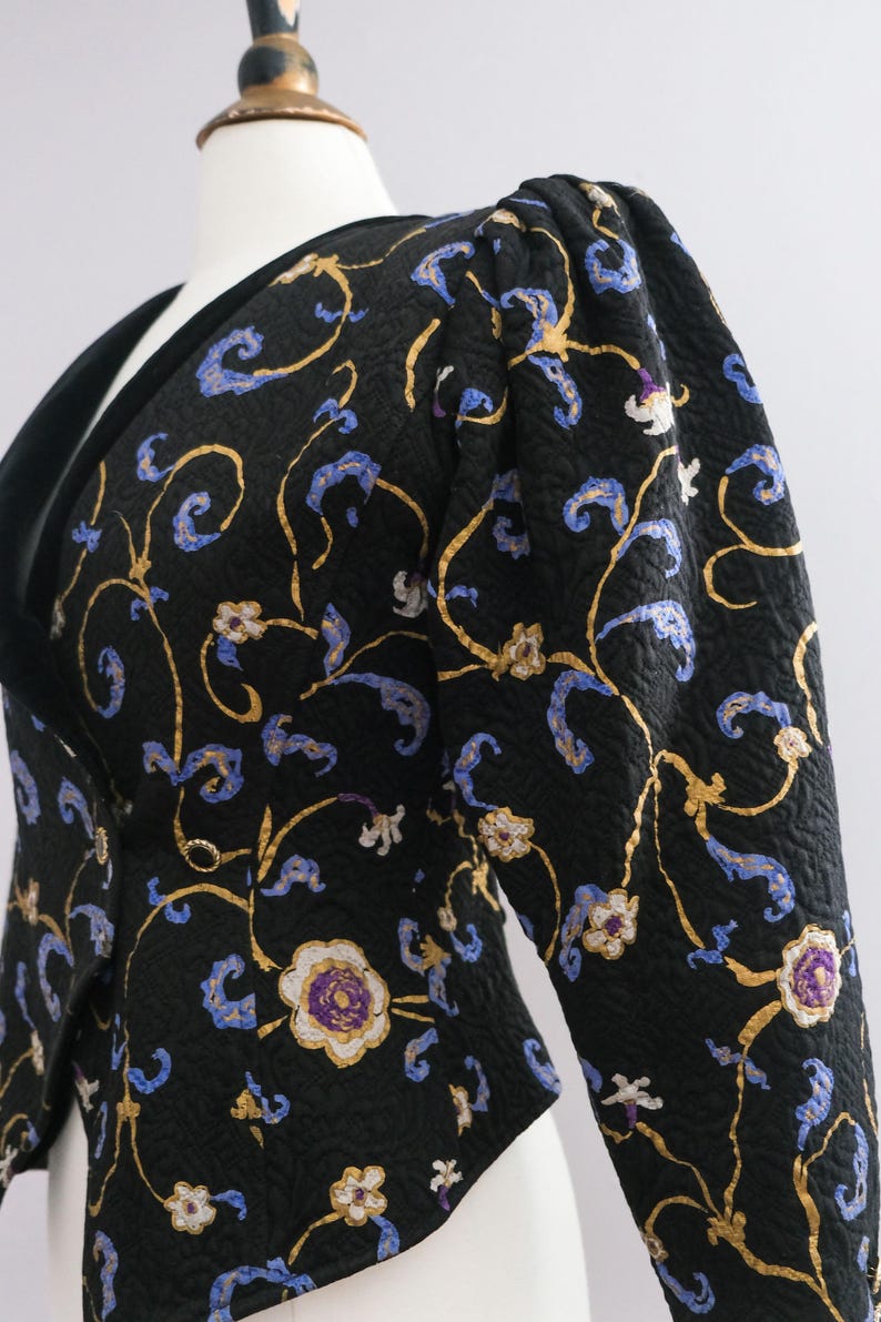 Vintage UNGARO 1980-tals quiltad blommig kavaj • S bild 8