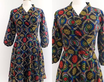 Vintage 1970’s MOD Psychedelic Op Art Fit-n-Flare Dress • M