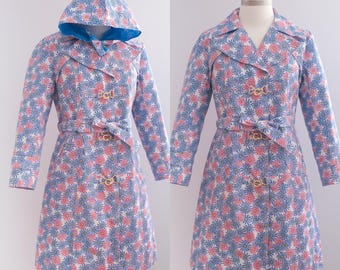 Vintage 1960’s Flower Power Raincoat and Bonnet • XS/S