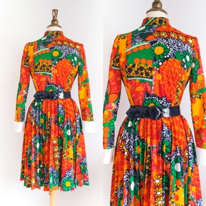 Vintage 1970s Groovy Psychedelic Floral Mod Kleid und Gürtel • M