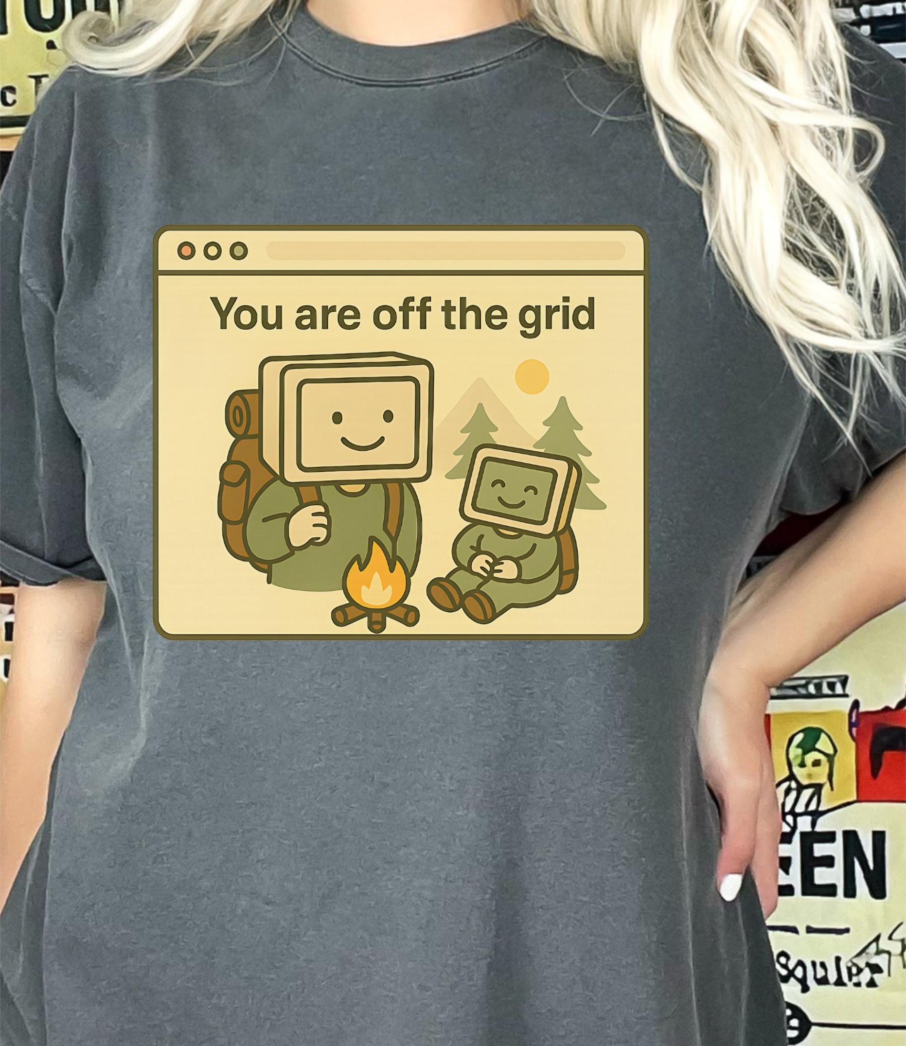 【raiプロフ必読 】Tシャツ「CAMPING GIRL TEE」 Off the Grid Funny Camping Shirt | No Internet Error Page Style