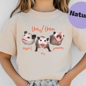 Chemise jeunesse non binaire, fierté d'opossum, t-shirt enfant pronom drôle, They Them, Unhinged Weirdcore, mois de la fierté, fierté LGBTQ, t-shirt genderqueer