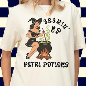 Brewin Up Petri Potions T-Shirt, Science Witch T-Shirt, Biology Shirt, Lab Humor Tee, Scientist Gift, Lab Tech Gift, Halloween Science Shirt