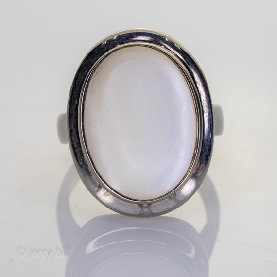 Large Mother of pearl Statement Ring, size 7