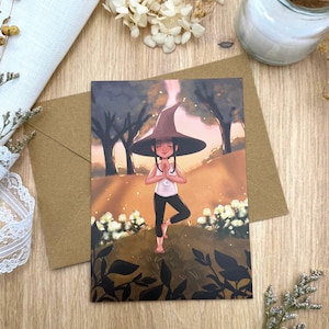 Ansichtkaart Yoga Heks in de Natuur - Mindfulness Illustratie DIN A6 - Magische Zelfzorg met Bos en Balans - Cadeau voor Yogini's