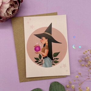 Hexe mit Zauberkugel Postkarte- Magische A6 Illustration für Hexenfans