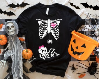 Es una camisa de niño, es una camisa de niña, camisas de fiesta de revelación de género de Halloween, camisas de género, camisetas de revelación de bebé de grupo, camisas de ducha de bebé