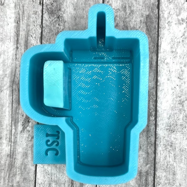Cup with straw vent clip mold