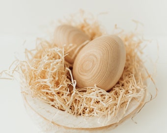 2 large wooden eggs (9.6 cm and 7.6 cm) as a pair