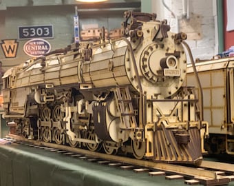 SUPER-SCALE: 1944 4-8-4 Locomotive