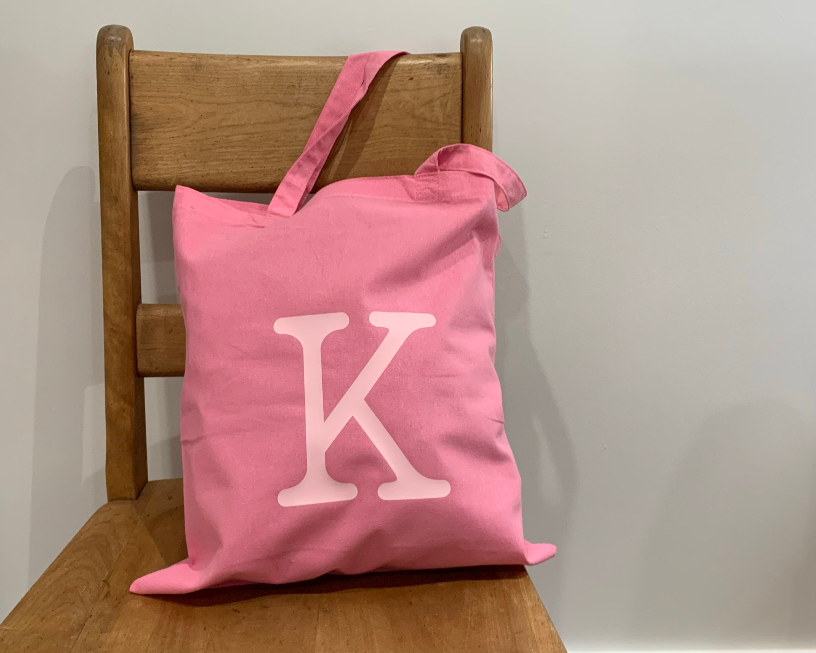 PERSONALISED GREY TOTE WITH NEON PINK PRINT – My Bags Of Stuff